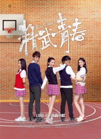 ladyGaGa伦敦行再出新招 3天4个造型展雷母本色 2010-03-02 3月1日，GaGa顶着最新黑色塑料大花出现在某宾馆门口，全身透明蕾丝展现哥特式风潮，只是杯具的她被硕大的造型花瓣挡住了眼睛，连走路都需要人搀扶。